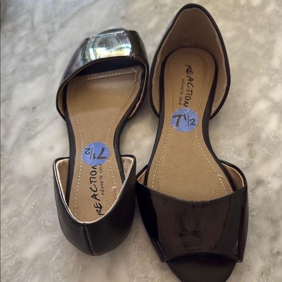 New Kenneth Cole Reaction Black Flats with Side Cut-Outs - Picture 3 of 3